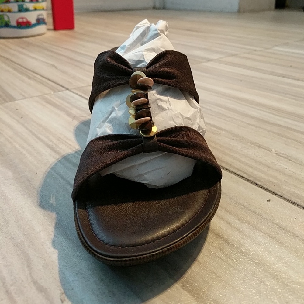 Shoes - Picture 3 of 5